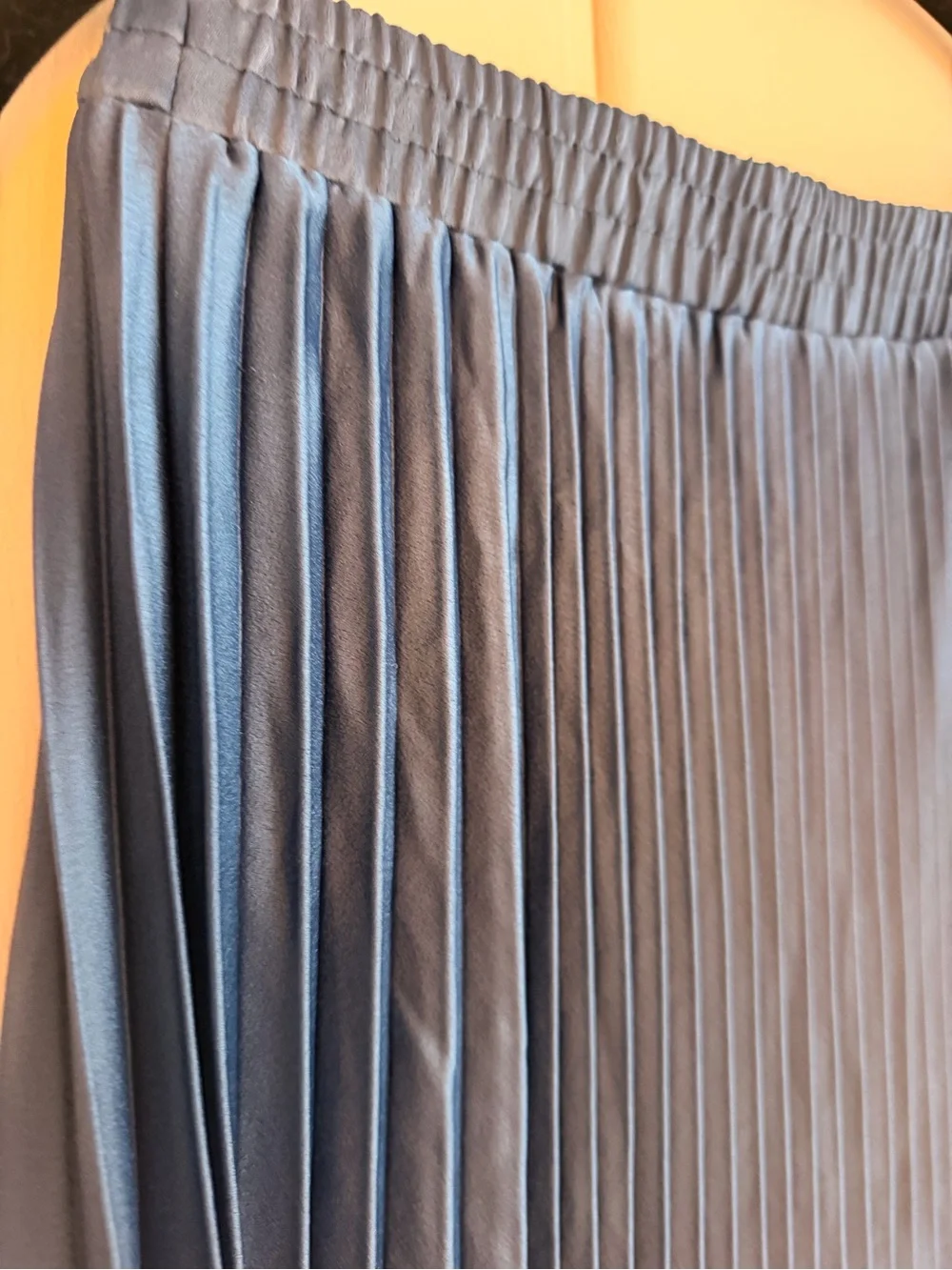 H&M pleated circle